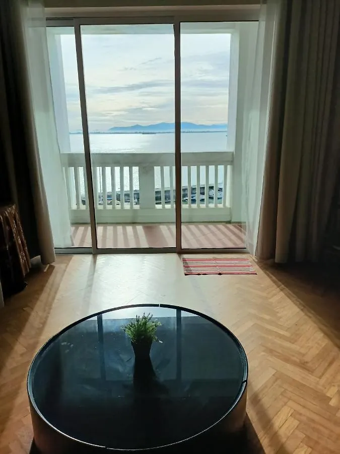 Апартаменты Straits Quay Marina Suites Penang By Aurorahomes Bagan Jermal Малайзия