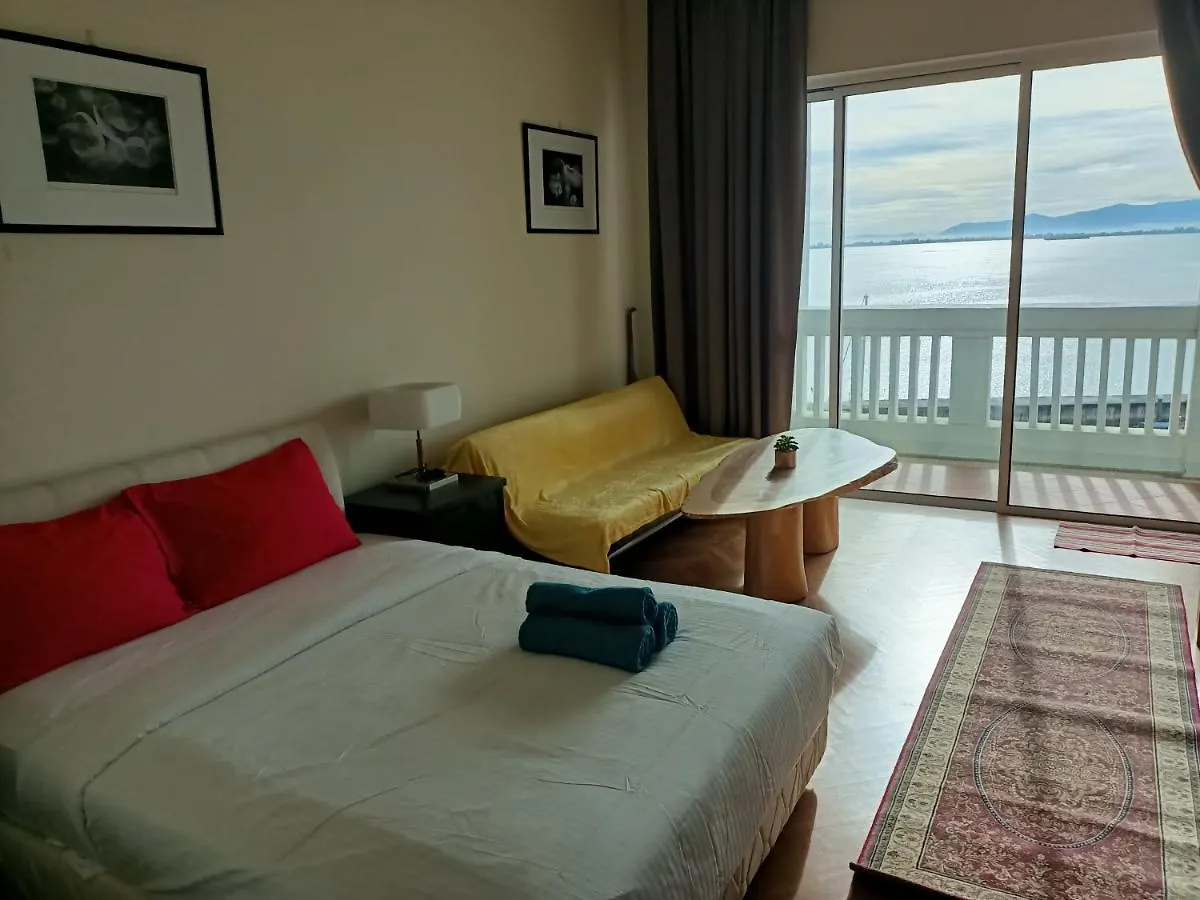 Straits Quay Marina Suites Penang By Aurorahomes Bagan Jermal 0*,  Малайзия