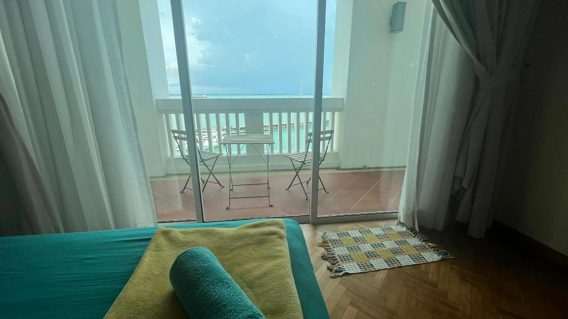 Straits Quay Marina Suites Penang By Aurorahomes Bagan Jermal Апартаменты